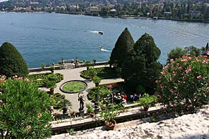 La plus proche de Stresa. Elle abrite le Palais Borrome et ses magnifiques jardins en terrasse.