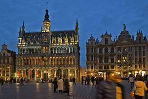Promenade sur la Grand-Place et dans le quartier une fin d'aprs-midi d'hiver